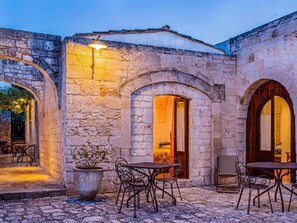 Outdoor dining - Hotel a Ceglie Messapica ID 3786 (Ostuni)