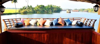 Premium Luxury Houseboat