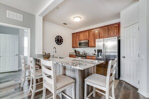 Lägenhet (3 Bedrooms) | Eget kök | Mikrovågsugn, ugn, spishäll och diskmaskin