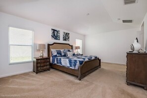 Casa (4 Bedrooms) | 4 quartos, ferros/tábuas de passar roupa, Wi-Fi de cortesia