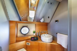 Haartrockner, Seife, Shampoo, Toilettenpapier