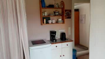 Réfrigérateur, cafetiÚre/bouilloire, bouilloire électrique