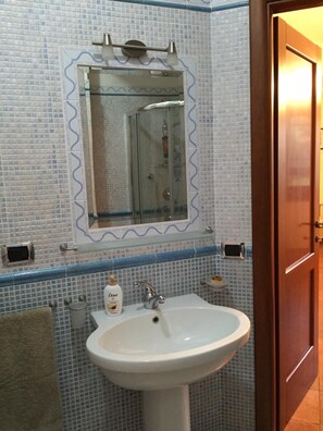 Triple Room, Ensuite | Bathroom - Le Querce (Formello)