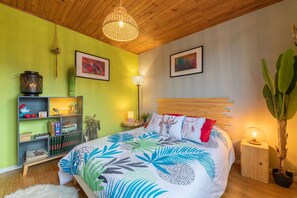 2 bedrooms, soundproofing, iron/ironing board, WiFi