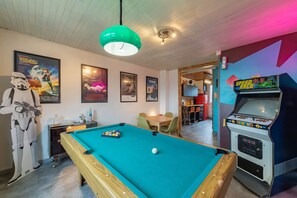 Games room - Back to the 80'S Apartment (Saint-Egrève)