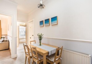 Apartment | In-room dining