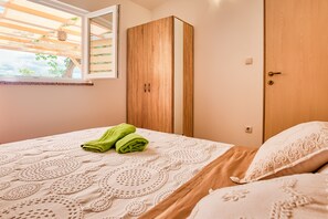 2 bedrooms, WiFi - Casa Oliveto - relax in Nature (Marcana)