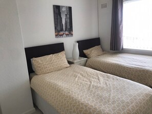 2 bedrooms, iron/ironing board, WiFi, bed sheets