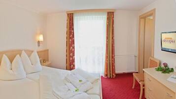 2 habitaciones, tabla de planchar con plancha, internet y ropa de cama