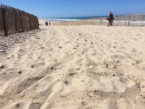 Beach nearby - Carcans Maubuisson Lacanau Gironde holiday apartment with pool (Maubuisson)