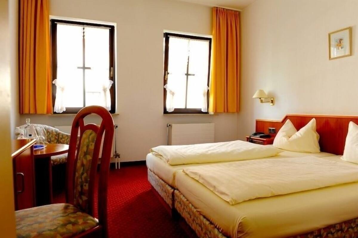 Habitación con 1 cama matrimonial o 2 individuales | Minibar, escritorio, wifi gratis y ropa de cama