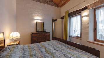 Kamar Double Klasik | Didekorasi berbeda-beda dan dilengkapi dengan perabotan berbeda-beda