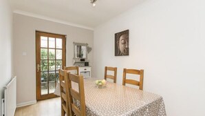 In-room dining - Seahaven (North Berwick)