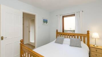 Apartment | 2 bedrooms, iron/ironing board, free WiFi, bed sheets