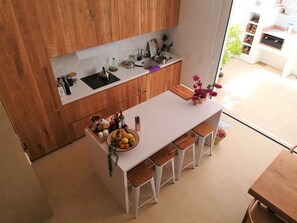 Fridge, microwave, oven, stovetop - Luxury house in the heart of Estepona historic center (Estepona)