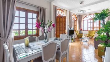 Vila, 3 quartos | Opções para refeição no quarto