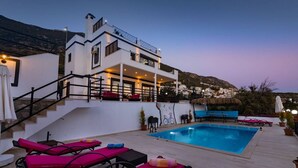 Outdoor pool, a heated pool, sun loungers - Villa Sunshine, Kisiltas, Kalkan (Kas)