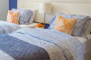 2 bedrooms, iron/ironing board, bed sheets