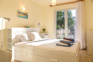 3 chambres, fer et planche à repasser, literie fournie