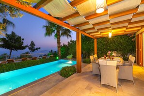 Outdoor pool, an infinity pool - Villa Keady, Lavanta, Kalkan (Kas)