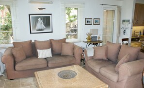 Televisión, futbolito y tenis de mesa