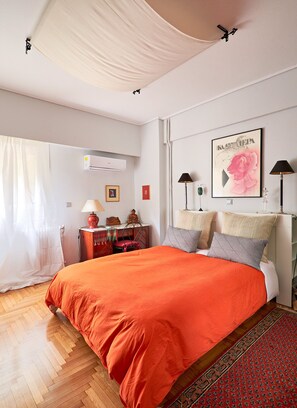 1 bedroom, Egyptian cotton sheets, premium bedding, down duvets - Kolonaki Hill View Apartment (Athens)
