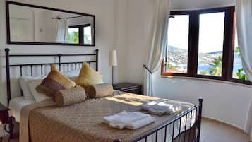 5 bedrooms, iron/ironing board, free cribs/infant beds, WiFi