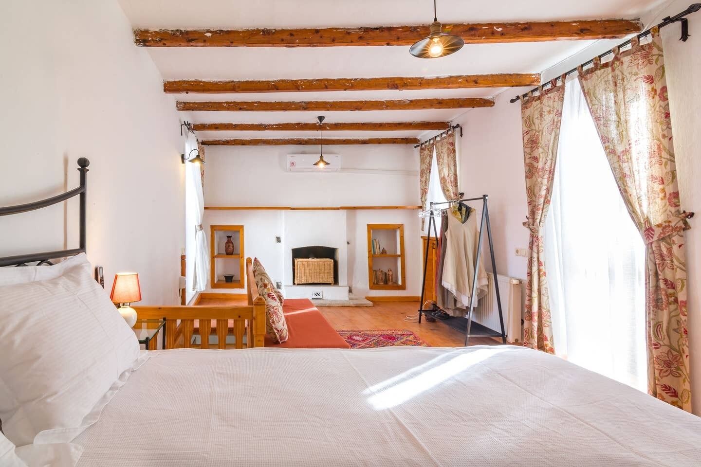 1 bedroom, iron/ironing board, bed sheets