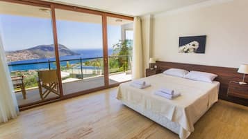 5 bedrooms, iron/ironing board, bed sheets