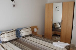 1 bedroom, iron/ironing board, bed sheets - Apartment Baytok, Lavanta, Kalkan (Kas)