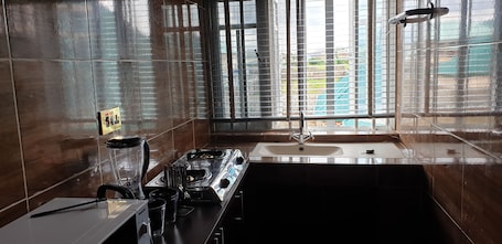 家庭顶层房 | 私人厨房 | 大冰箱、微波炉、烤箱、炉灶