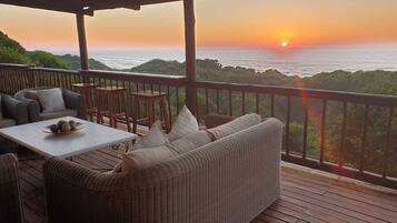 Villa | Terrace/patio