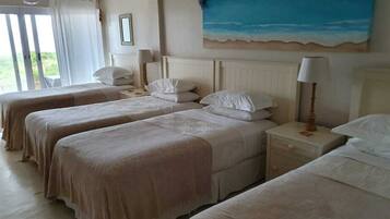 Villa | 5 bedrooms, iron/ironing board, bed sheets