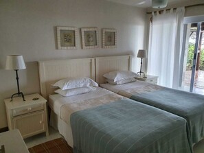 Vila | 5 quartos, ferros/tábuas de passar roupa, roupa de cama