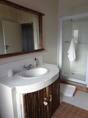 Villa | Bathroom sink - Kangela 11 (Ponta d'Ouro)