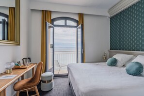 In-room safe, desk, iron/ironing board, free WiFi - Hôtel Morgat Le Grand Hôtel De La Mer  (Crozon)