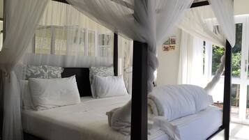 House | 5 bedrooms, iron/ironing board, bed sheets