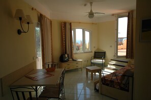 Interior - li canneddi holiday home (Trinità D'Agultu e vignola)