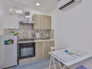 Fridge, oven