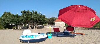 ビーチのキングベッドスイート