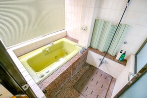 Apartment, 2 Bedrooms | Bathroom | Free toiletries, hair dryer, slippers, towels - Shinsaibashi Qilv Apartments (Osaka)
