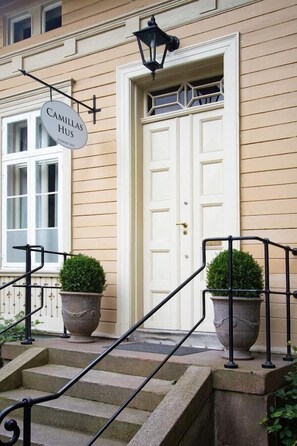 Majoituspaikan sisäänkäynti