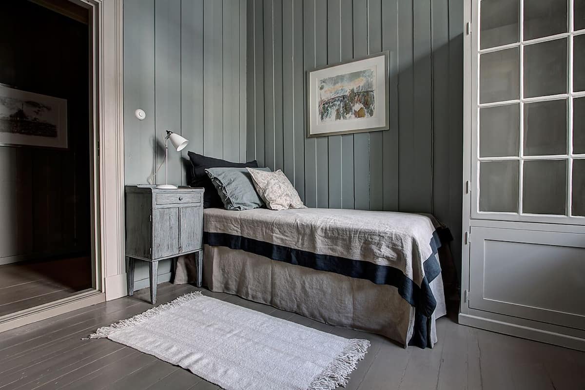 Single Room | In-room safe, desk, blackout drapes, iron/ironing board (on request)