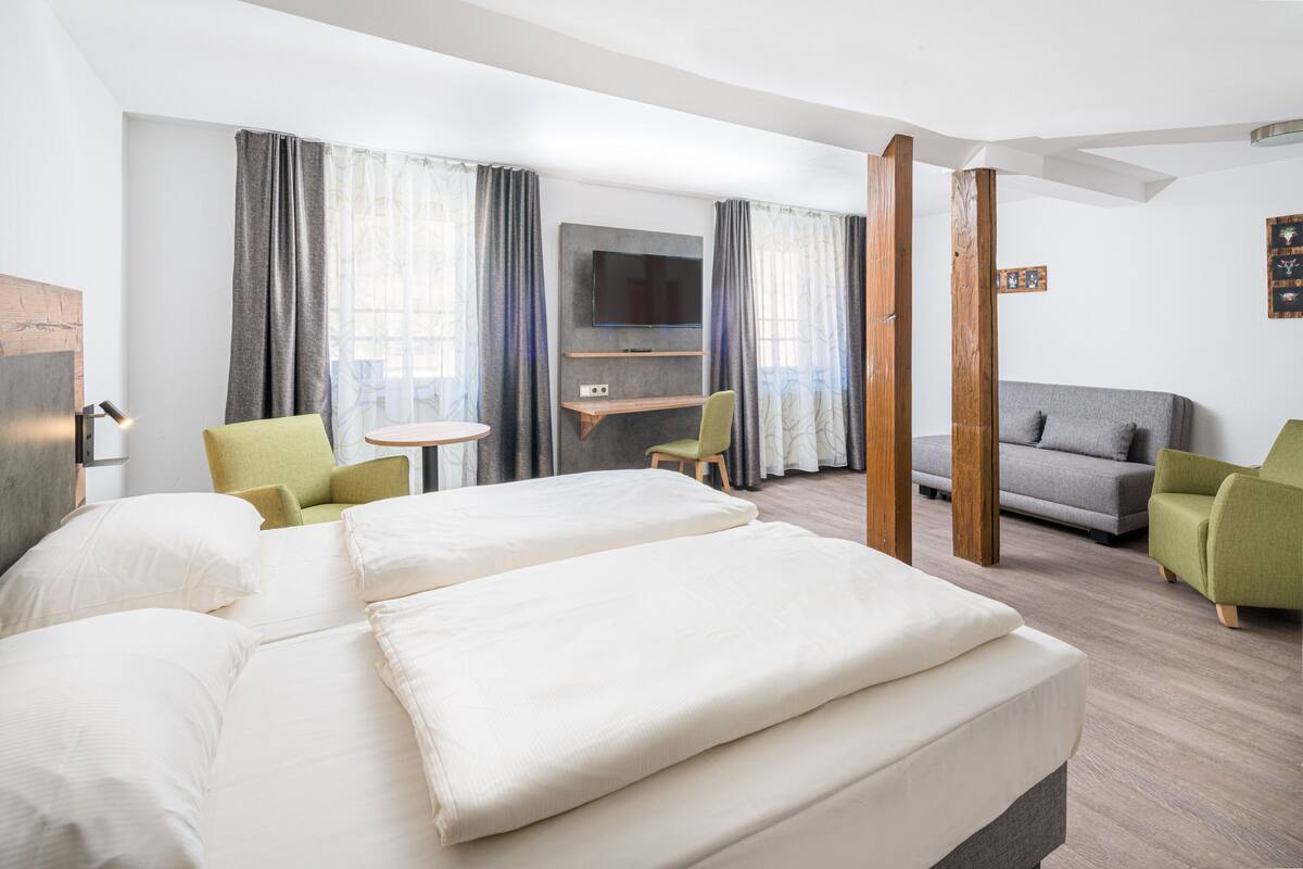 Standard-Doppelzimmer, 1 Schlafzimmer, Nichtraucher, Stadtblick | Zimmersafe, Schreibtisch, laptopgeeigneter Arbeitsplatz
