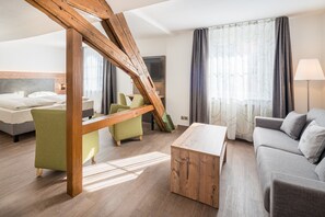 Triple Room, 1 Bedroom, Non Smoking, City View | Living area | Flat-screen TV - Hotel Café Adler (Triberg im Schwarzwald)