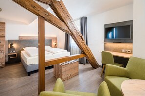 Standard Double Room, 1 Bedroom, Non Smoking, City View | In-room safe, desk, laptop workspace, blackout curtains - Hotel Café Adler (Triberg im Schwarzwald)