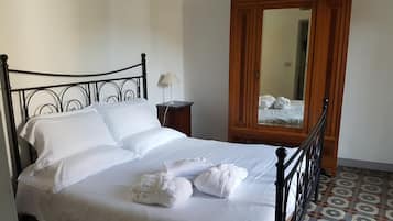 2 Schlafzimmer, Schreibtisch, Internetzugang