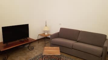 Televisión, chimenea