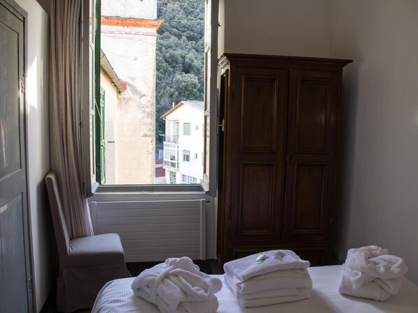 2 Schlafzimmer, Schreibtisch, WLAN