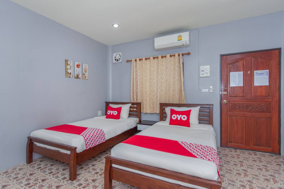 Desk, free WiFi, bed sheets